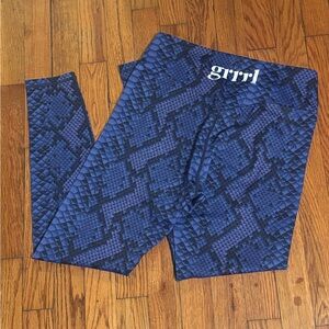 Stylish Blue Snake Print Leggings